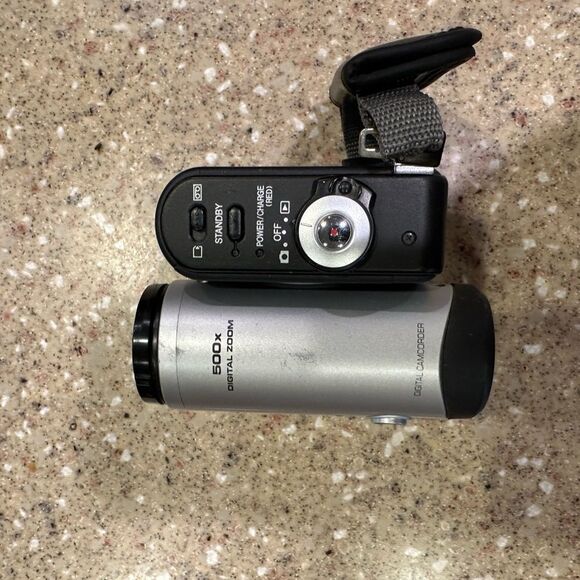 Sleek Silver and Black Professional Video Camera by sharp view cam Z good shape - Picture 4 of 12